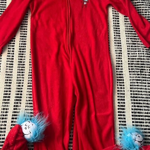 Dr.Seuss Size Medium Red Thing 1 and thing 2 footed Pjs women’s - Picture 3 of 5